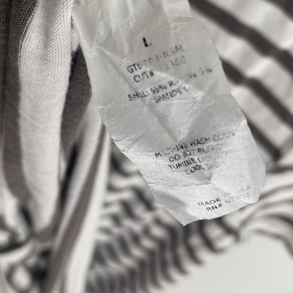 Green Envelope Women’s Short Sleeved, Striped Gray & White Top, Size L - Picture 7 of 7